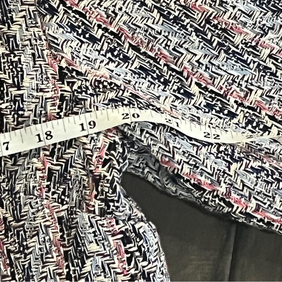 Anthropologie Summer Of Love
Suzy Tweed Jacket - Size Medium - Picture 12 of 15